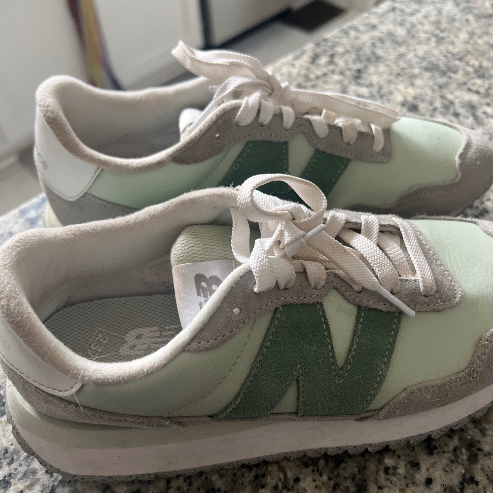 New Balance 237 RARE green color